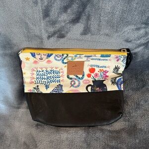 Black and Multicolor Women's travel pouch